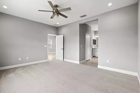 Bedroom - 3714 Woodmont Dr, Parrish, FL 34219 photo 4 of 8
