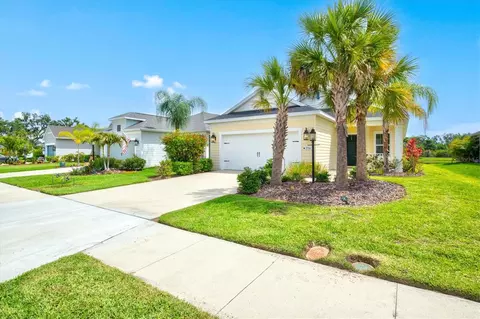 Exterior - 3714 Woodmont Dr, Parrish, FL 34219 photo 3 of 18