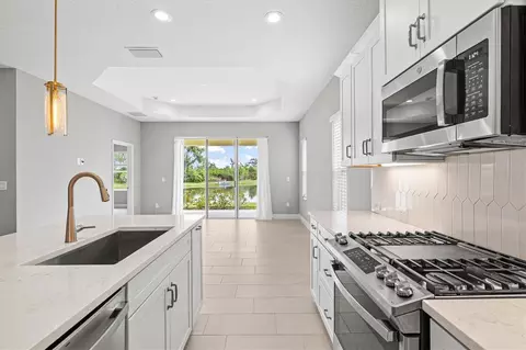 Kitchen - 3714 Woodmont Dr, Parrish, FL 34219 photo 8 of 8