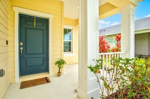 Exterior - 3714 Woodmont Dr, Parrish, FL 34219 photo 8 of 18