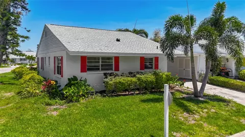 4523 W Independence Dr, Bradenton, FL 34210
