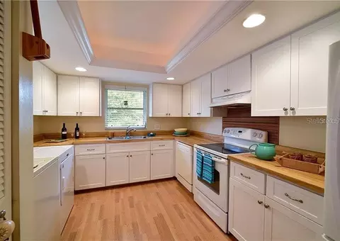 Kitchen - 4523 W Independence Dr, Bradenton, FL 34210 photo 2 of 5