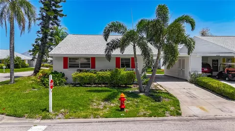 Exterior - 4523 W Independence Dr, Bradenton, FL 34210 photo 9 of 10