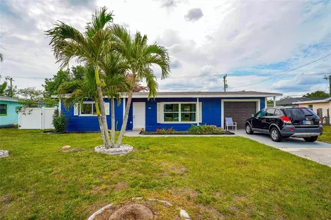 3095 Pinetree St, Port Charlotte, FL 33952