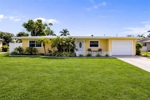 109 Arlington Ct NE, Port Charlotte, FL 33952