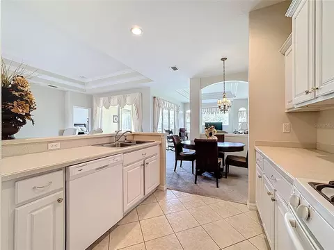 Kitchen - 8721 Stone Harbour Loop, Bradenton, FL 34212 photo 5 of 6
