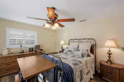 Bedroom - 5007 Bimini Dr, Bradenton, FL 34210 photo 2 of 6