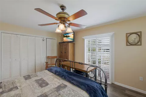 Bedroom - 5007 Bimini Dr, Bradenton, FL 34210 photo 3 of 6