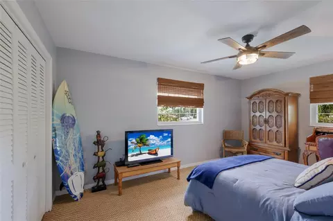Bedroom - 5007 Bimini Dr, Bradenton, FL 34210 photo 4 of 6