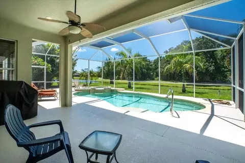 Exterior - 5809 Lexington Dr, Parrish, FL 34219 photo 7 of 14