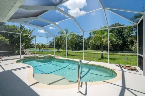 Exterior - 5809 Lexington Dr, Parrish, FL 34219 photo 8 of 14