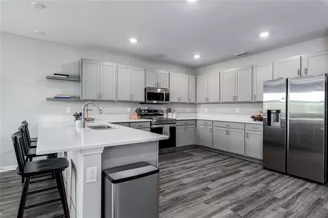 Kitchen - 16110 67th Ct E, Parrish, FL 34219 photo 2 of 2