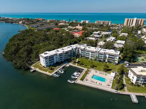 600 Sutton Pl #B302, Longboat Key, FL 34228