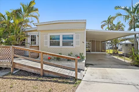30 Flores Dr, Palmetto, FL 34221