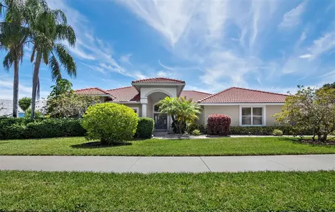 8615 Woodbriar Dr, Sarasota, FL 34238
