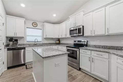 Kitchen - 5906 164th Ave E, Parrish, FL 34219 photo 5 of 6
