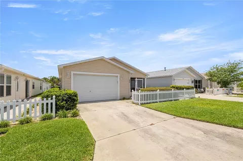 2826 Salamanca St, The Villages, FL 32162