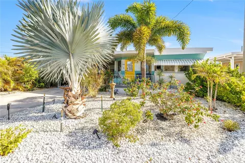 1703 Minnesota Ave, Bradenton, FL 34207