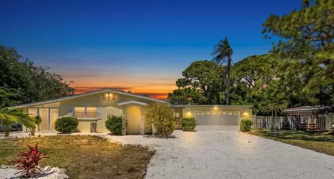 6916 Alderwood Dr, Sarasota, FL 34243