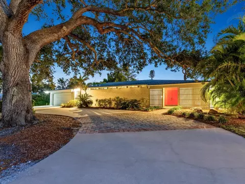 820 Whitfield Ave, Sarasota, FL 34243
