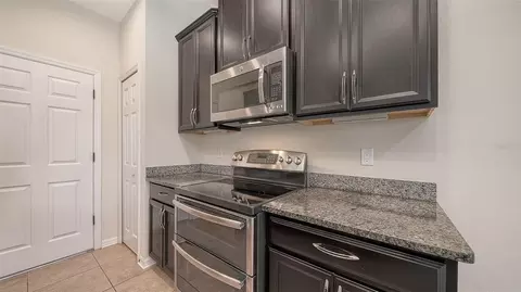 Kitchen - 7730 110th Ave E, Parrish, FL 34219 photo 2 of 3