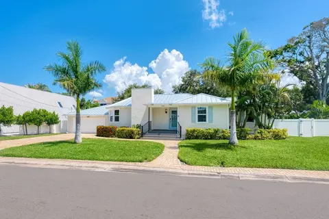 1931 High Point Cir, Sarasota, FL 34236