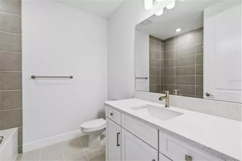 Bath - 3670 142nd Ter E, Parrish, FL 34219 photo 2 of 6