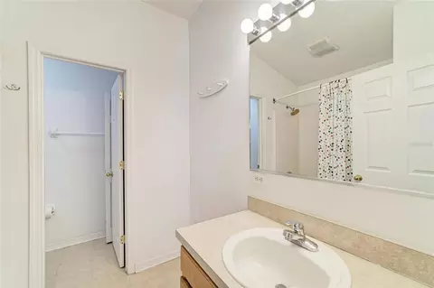 Bath - 14830 Skip Jack Loop, Lakewood Ranch, FL 34202 photo 4 of 5