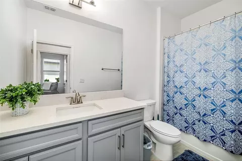 Bath - 14281 17th Ct E, Parrish, FL 34219 photo 4 of 5