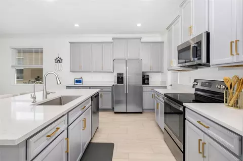 Kitchen - 14281 17th Ct E, Parrish, FL 34219 photo 2 of 4
