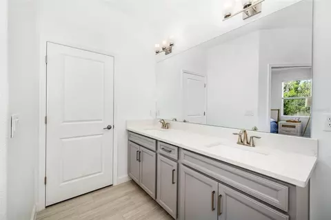Bath - 14281 17th Ct E, Parrish, FL 34219 photo 1 of 5