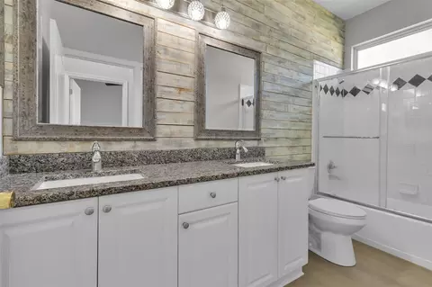 Bath - 4930 78th St E, Bradenton, FL 34203 photo 5 of 5