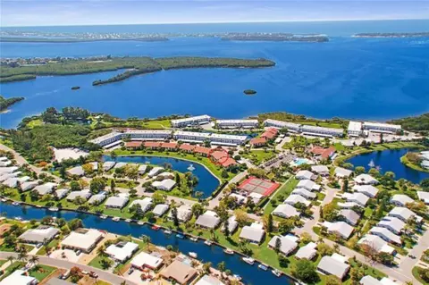 4857 Independence Dr, Bradenton, FL 34210