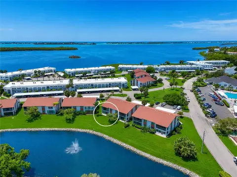 4857 Independence Dr, Bradenton, FL 34210