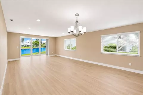 Living - 4857 Independence Dr, Bradenton, FL 34210 photo 2 of 4
