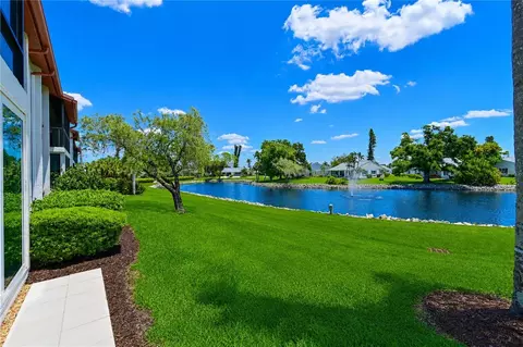 Exterior - 4857 Independence Dr, Bradenton, FL 34210 photo 2 of 8