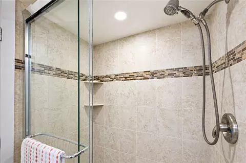 Bath - 4857 Independence Dr, Bradenton, FL 34210 photo 3 of 3