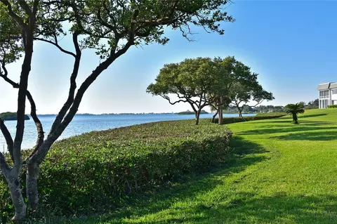 Exterior - 4857 Independence Dr, Bradenton, FL 34210 photo 8 of 8
