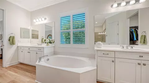 Bath - 13918 Old Creek Ct, Parrish, FL 34219 photo 2 of 6