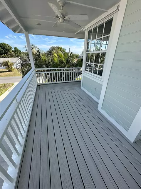 Exterior - 861 Nectar Rd, Venice, FL 34293 photo 5 of 17