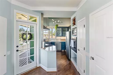 Entry Way - 861 Nectar Rd, Venice, FL 34293 photo 1 of 4