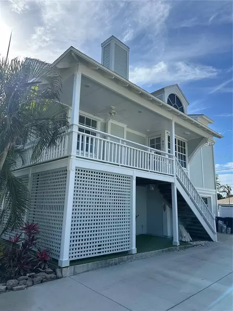 Exterior - 861 Nectar Rd, Venice, FL 34293 photo 2 of 17
