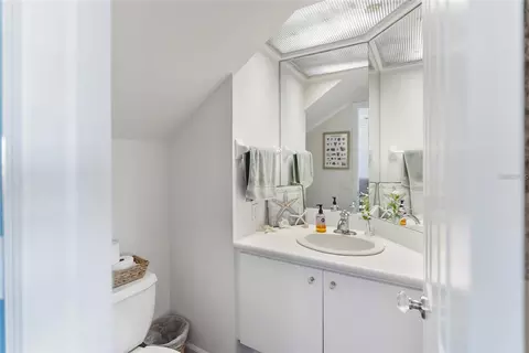 Bath - 861 Nectar Rd, Venice, FL 34293 photo 1 of 10