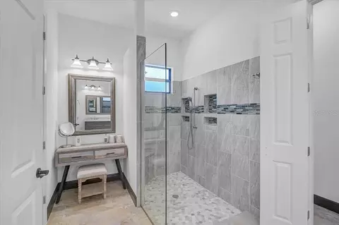 Bath - 113 Burney Rd, Osprey, FL 34229 photo 3 of 4