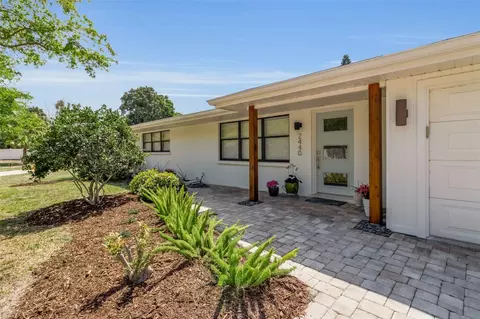 2440 Valencia Dr, Sarasota, FL 34239