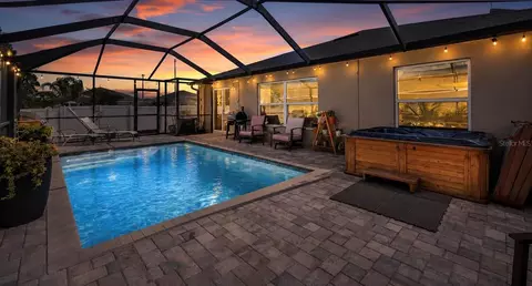 936 Zone Tailed Hawk Pl, Ruskin, FL 33570