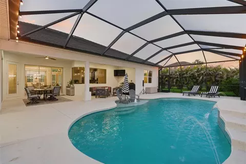 Exterior - 16023 39th Gln E, Parrish, FL 34219 photo 2 of 21