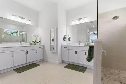 Bath - 16023 39th Gln E, Parrish, FL 34219 photo 1 of 4