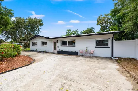 3755 Beach Dr SE, Saint Petersburg, FL 33705