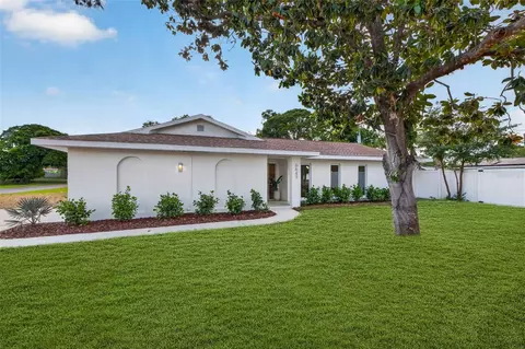 6649 Pinellas Point Dr S, Saint Petersburg, FL 33712